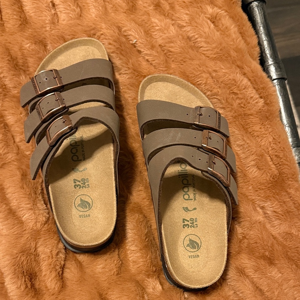 NWOT Papillio Vegan Sandals with Adjustable Straps SZ 37